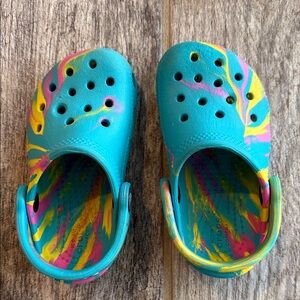 Toddler 7C Teal Marble Crocs